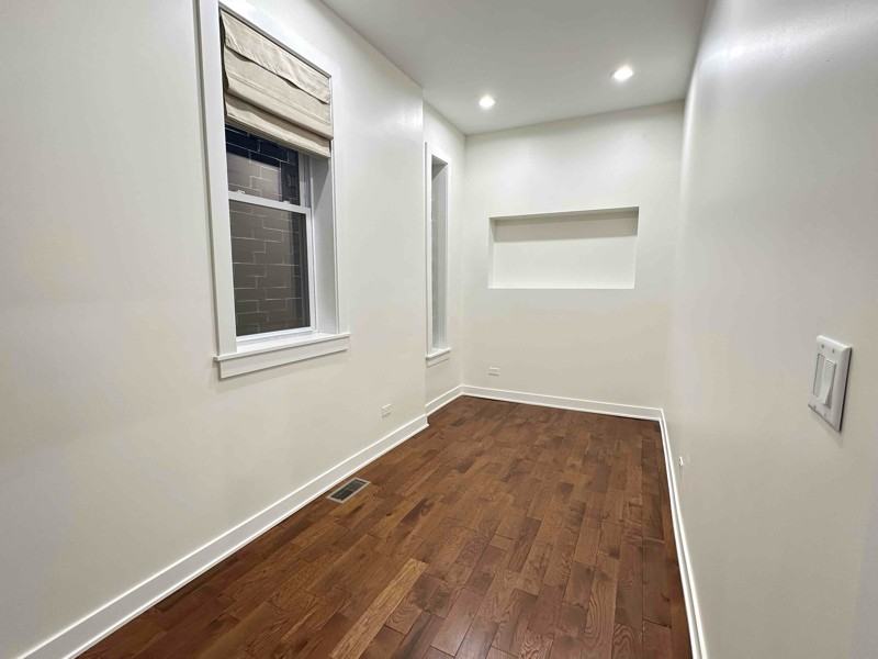 1529 N Maplewood Ave #1 - Photo 6 of 14