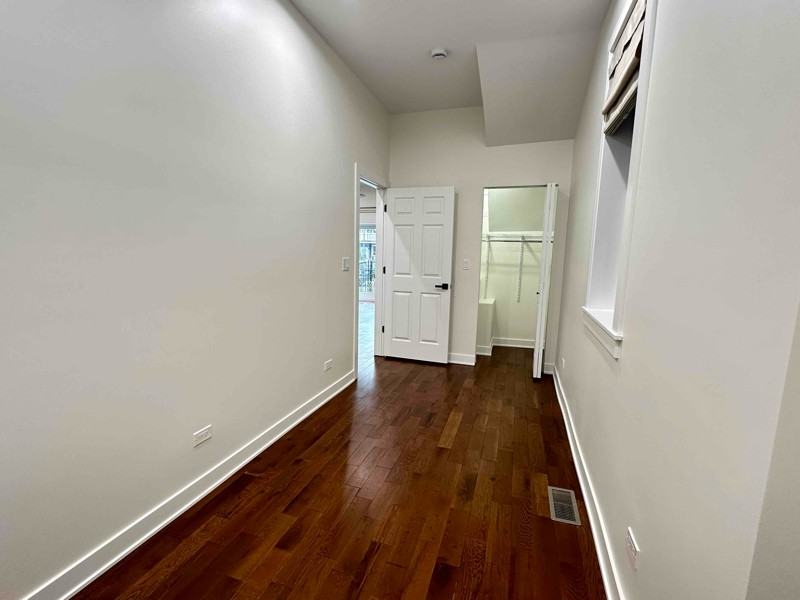 1529 N Maplewood Ave #1 - Photo 7 of 14