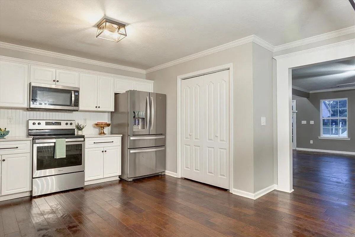 756 Keyes Dr - Photo 6 of 22