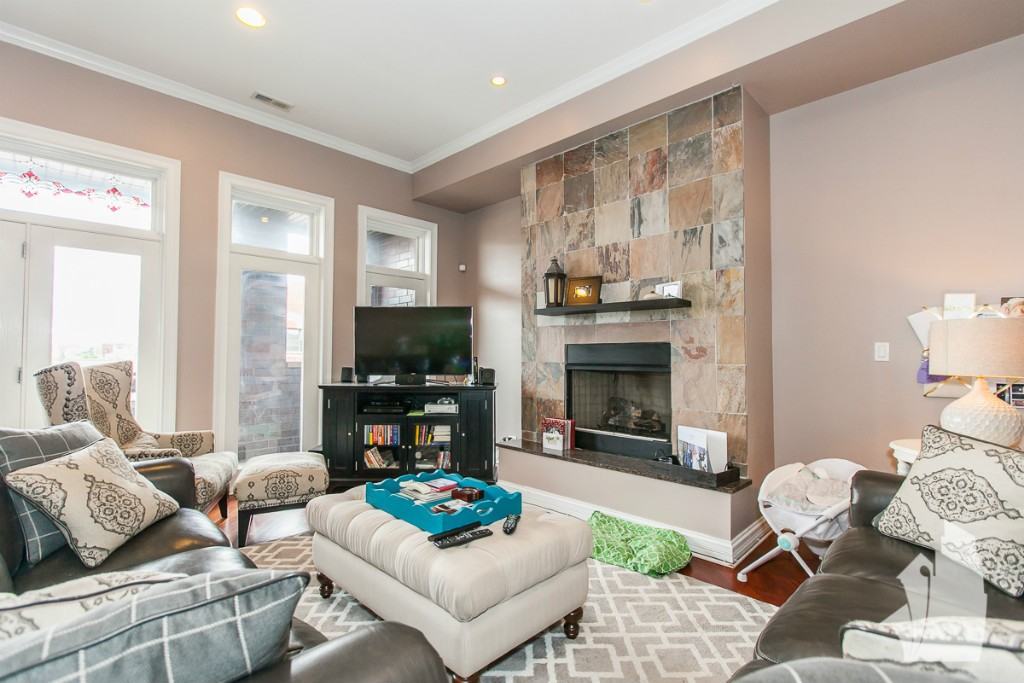 1357 W Grand Ave #4