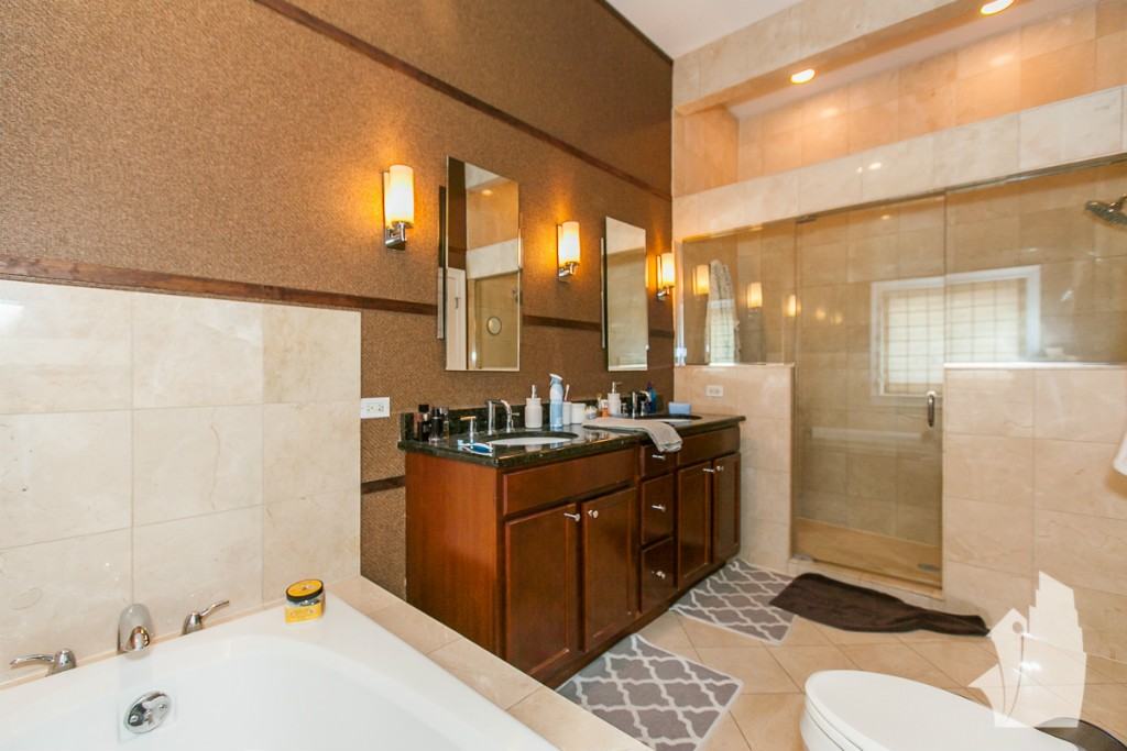 1357 W Grand Ave #4 - Photo 7 of 8