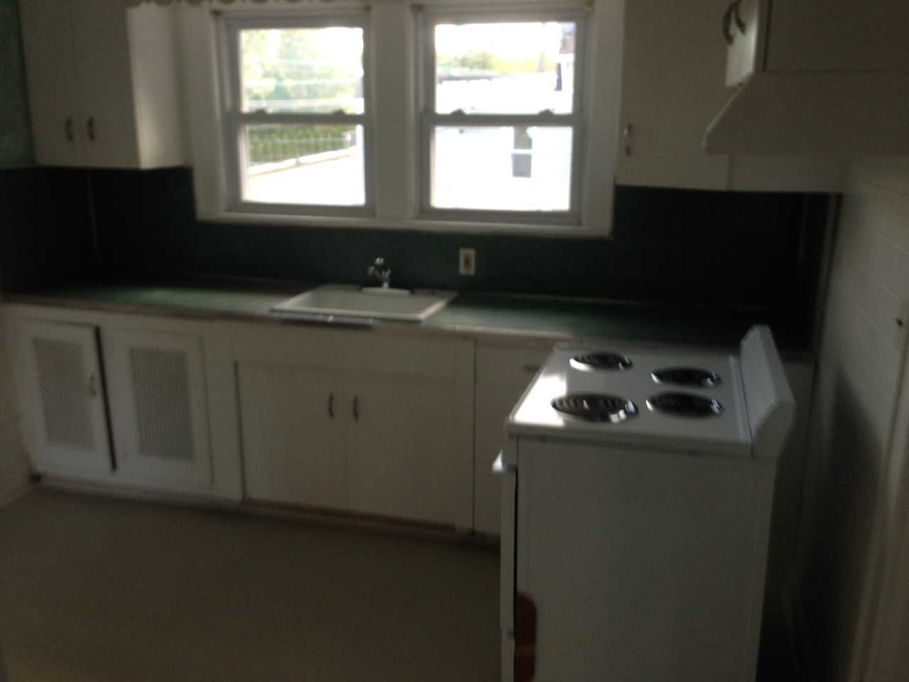 71 Potter Ave - Photo 4 of 18