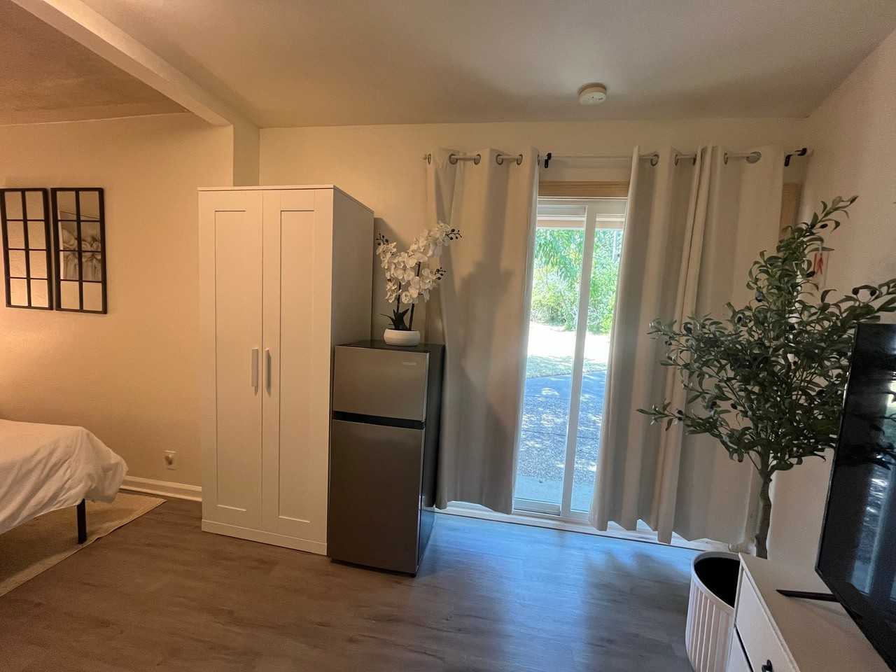 7327 Sovereign Ct #4 - Photo 2 of 12