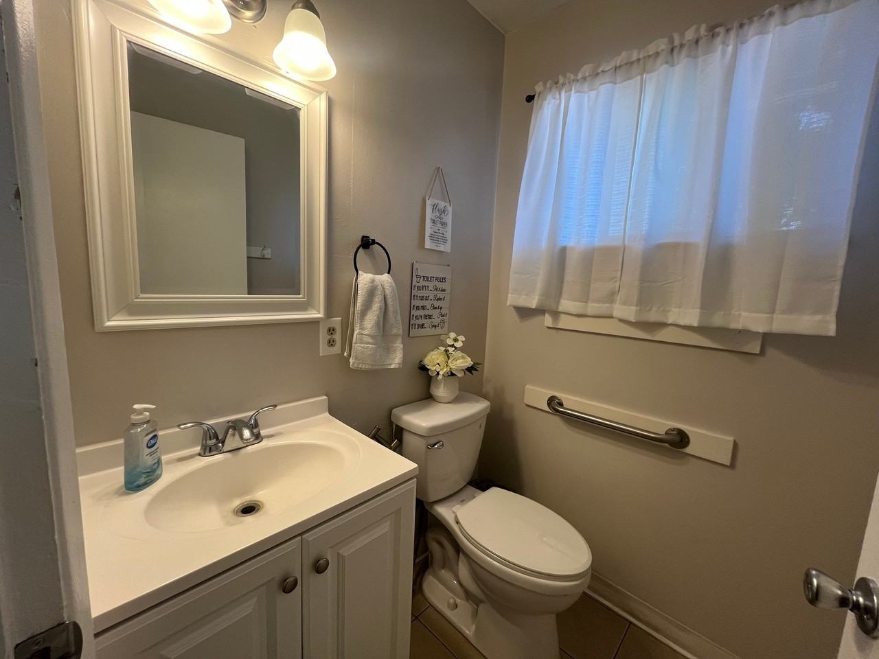 7327 Sovereign Ct #4 - Photo 6 of 12