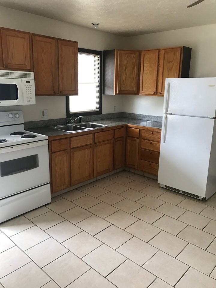 201 Buckhorn St #F - Photo 2 of 4
