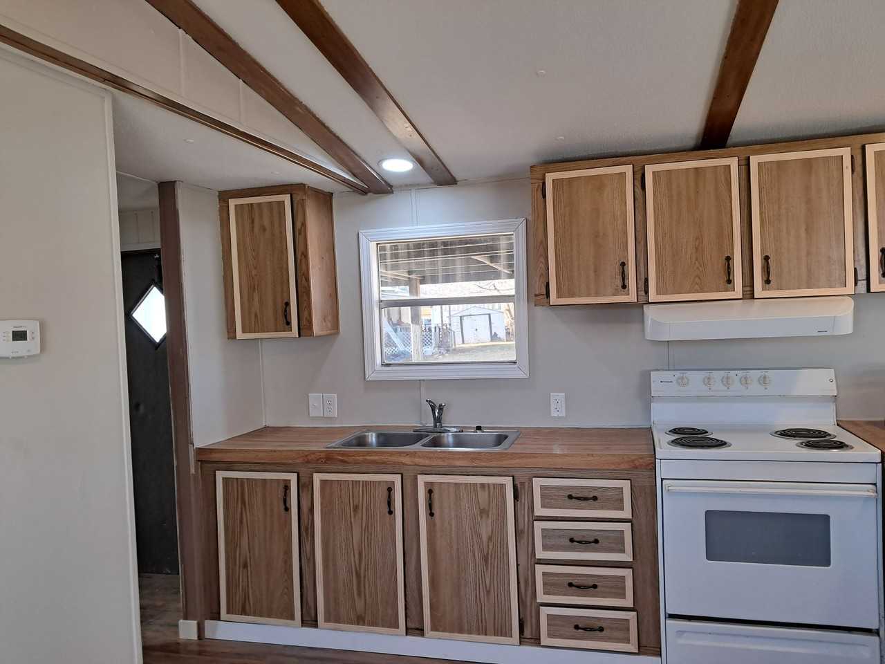 95 String St - Photo 2 of 12