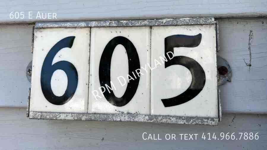 605 E Auer Ave - Photo 2 of 18