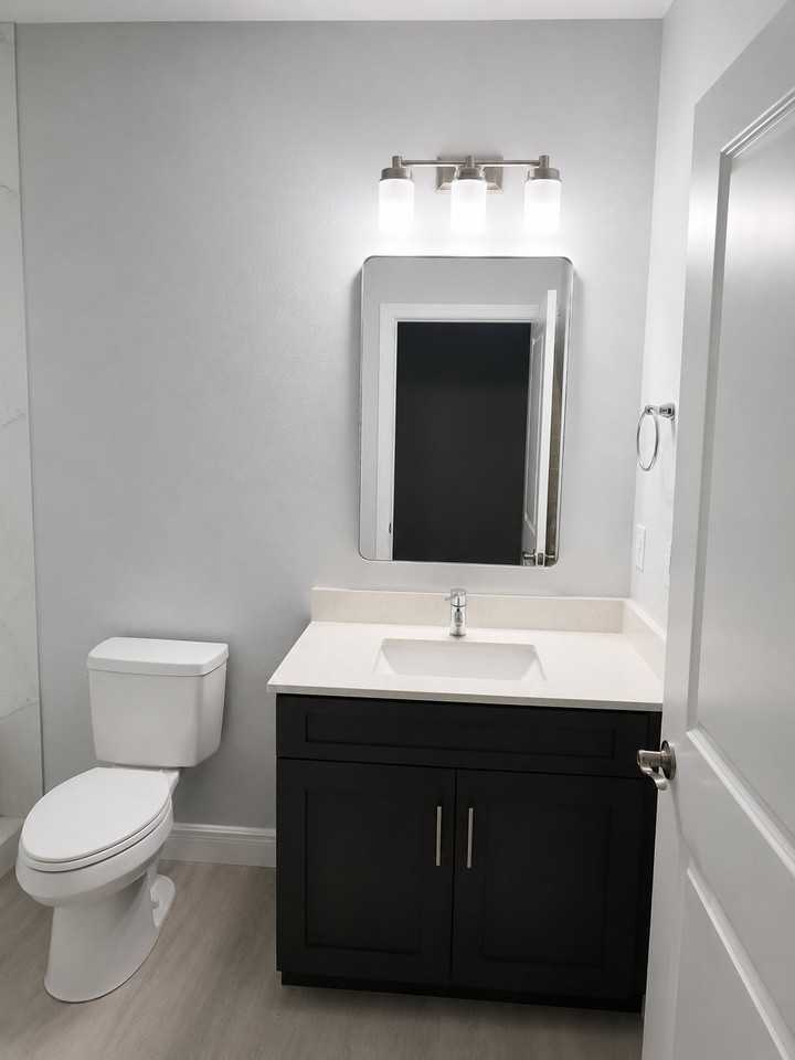 2225 Fraser St - Photo 4 of 17