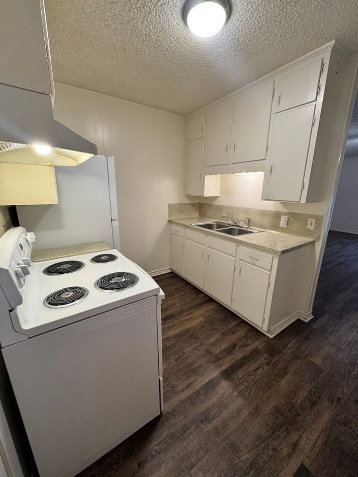 Parkview Apartments - Photo 4 of 12
