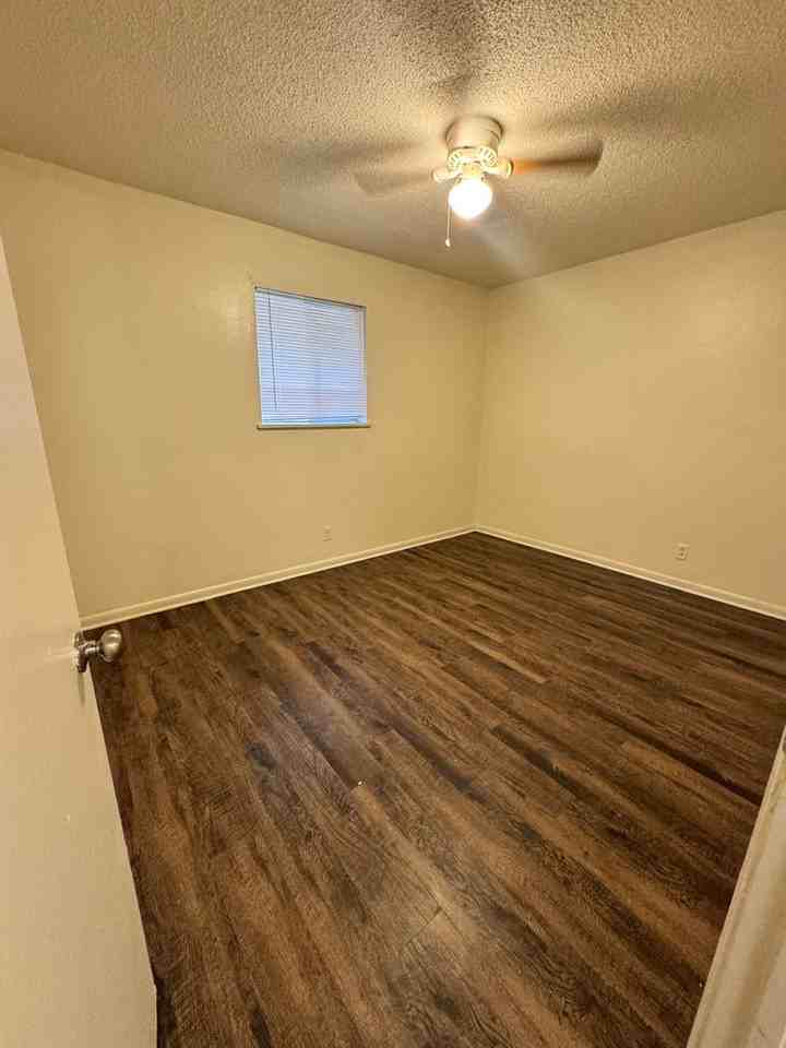Parkview Apartments - Photo 6 of 12