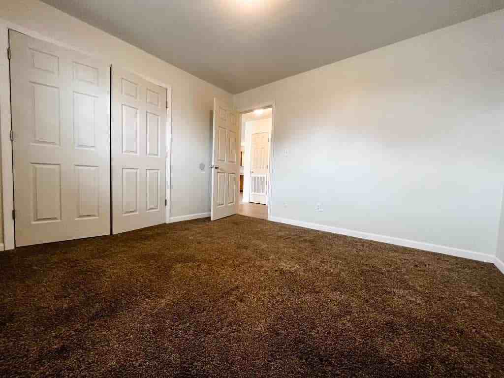 303 Se 3rd St #A - Photo 5 of 6