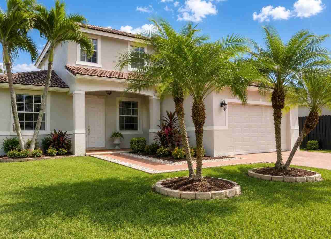 14300 Sw 159th Pl - Photo 2 of 15