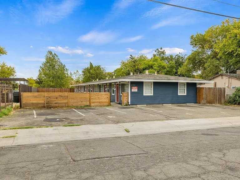 2720 Forrest St #2 - Photo 2 of 13