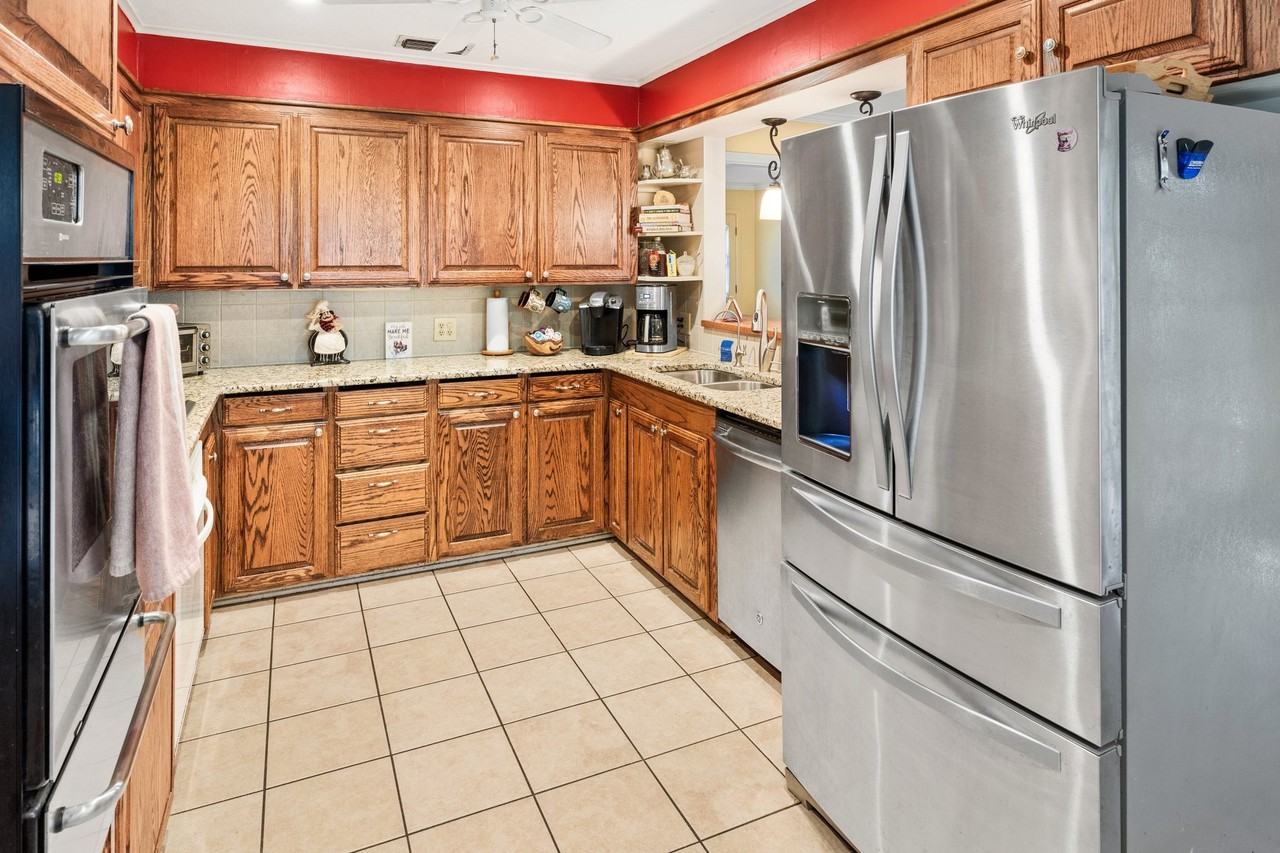 123 Hiett Ln - Photo 4 of 20