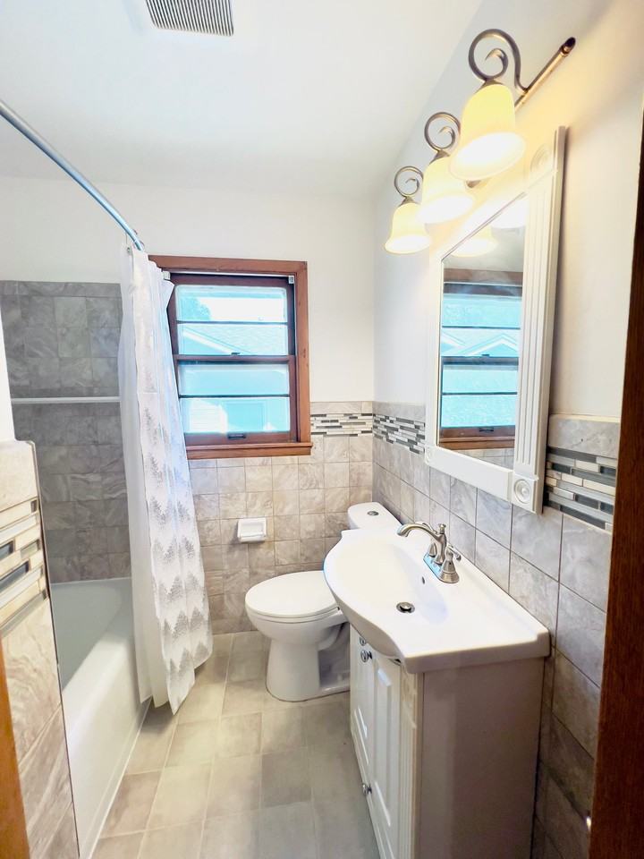4225 Xenia Ave N #4227 - Photo 3 of 12