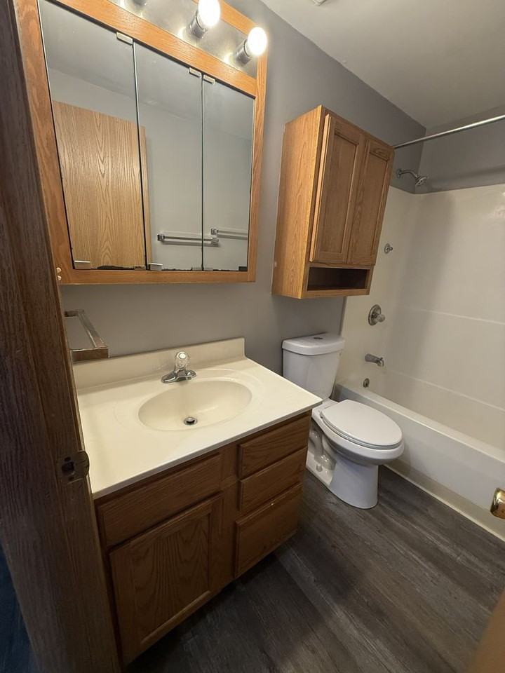 408 S Walnut St - Photo 7 of 9