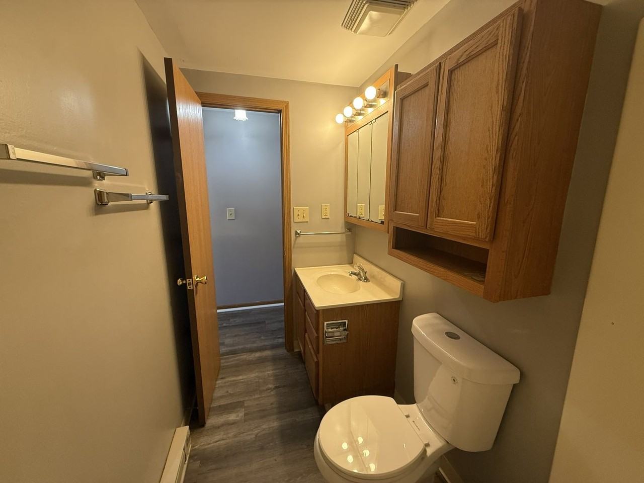 408 S Walnut St - Photo 6 of 9