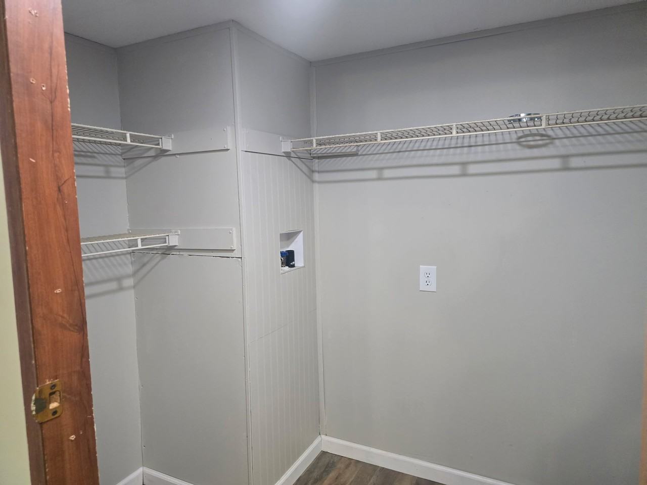 26 Angel St - Photo 2 of 12