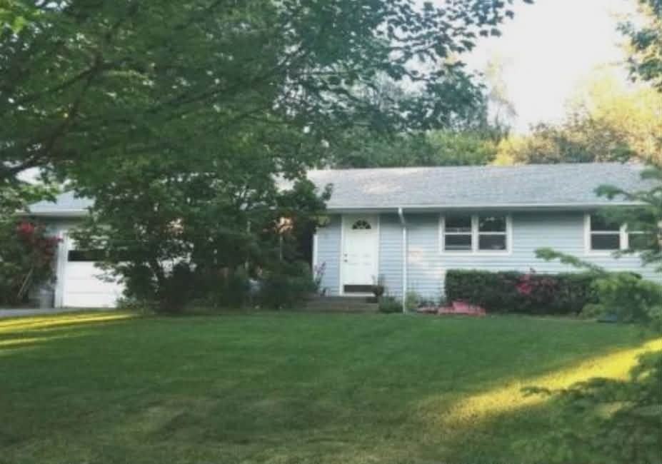 640 Se Williams Rd - Photo 2 of 9