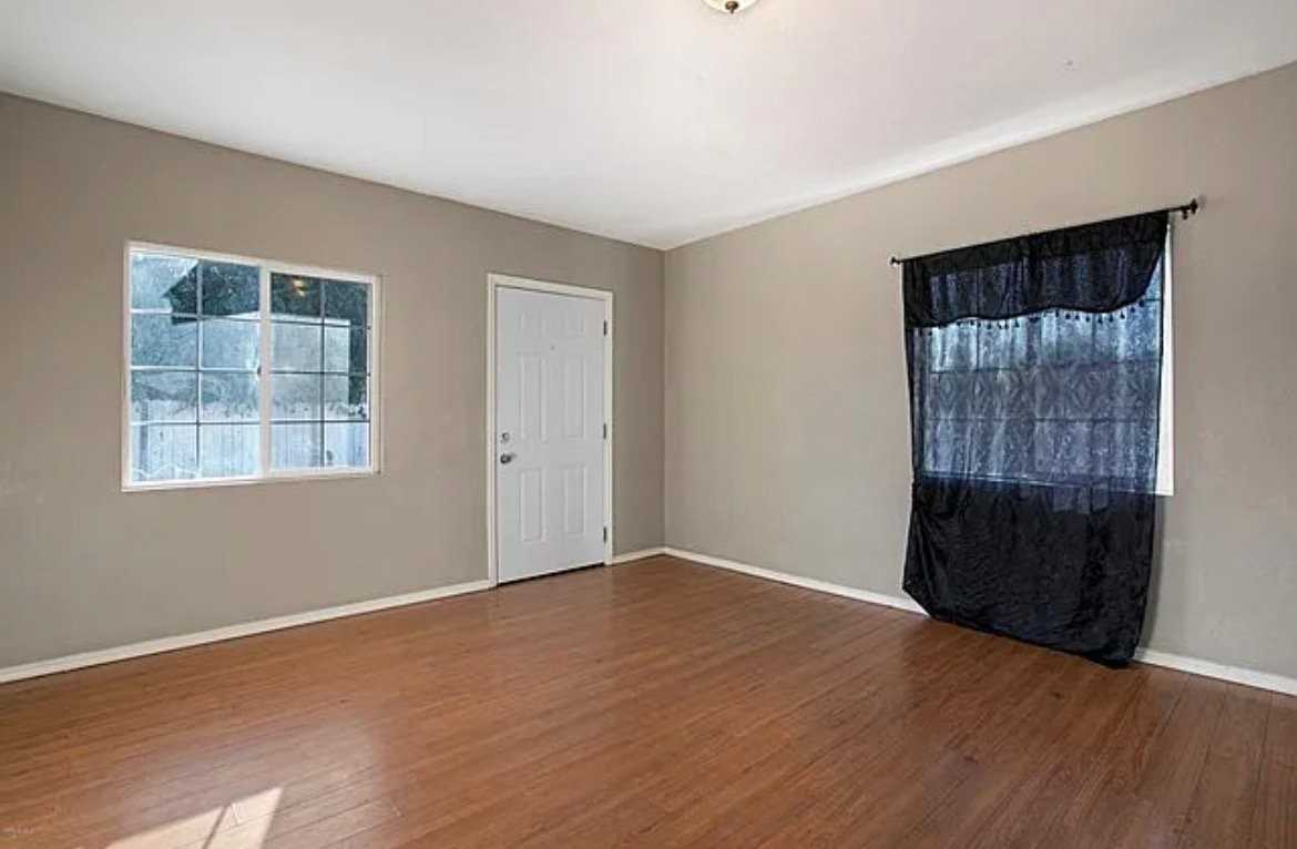658 Sheridan Way - Photo 4 of 8