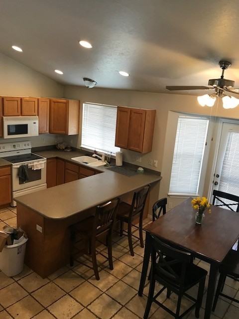 1443 E St - Photo 2 of 19