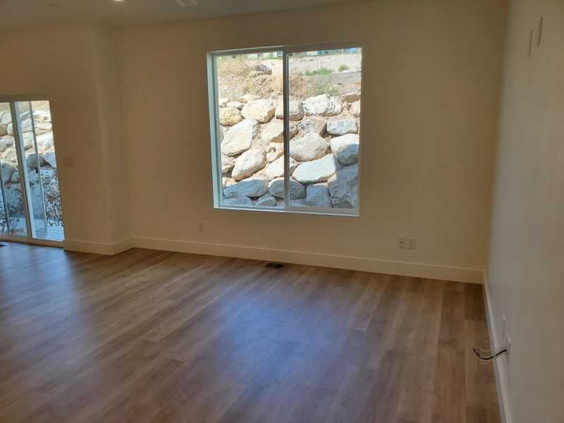 980 W Vista Ridge Dr - Photo 4 of 16