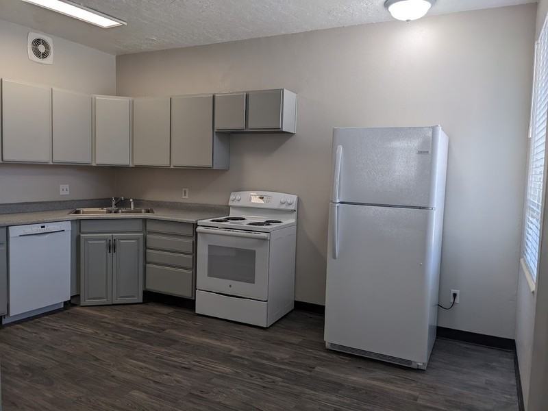 1446 E St #1 - Photo 5 of 12