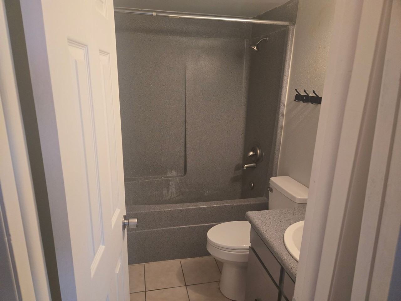 1936 Vinewood Ln #02 - Photo 7 of 10