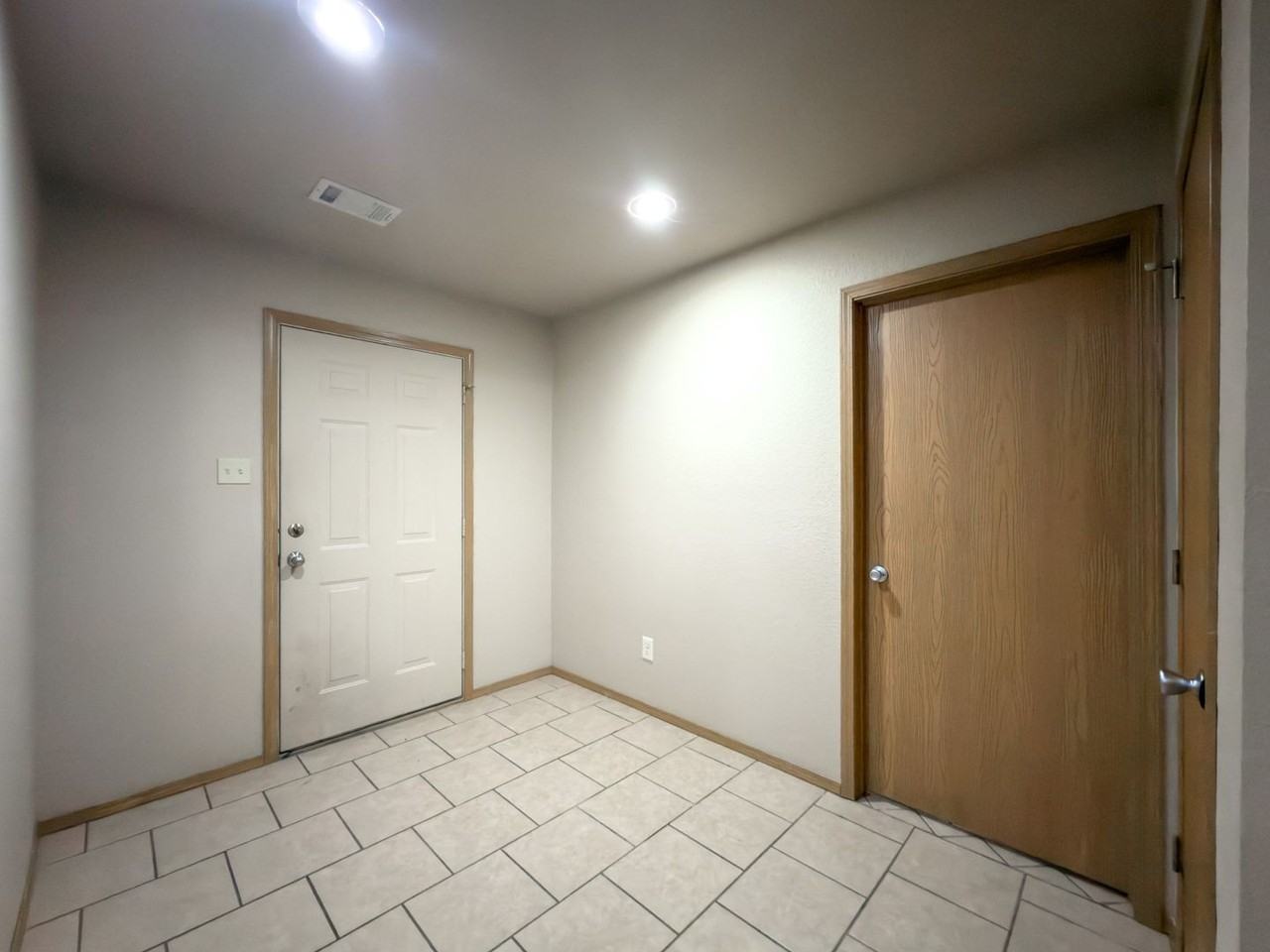 908 N 46th St - Photo 2 of 15