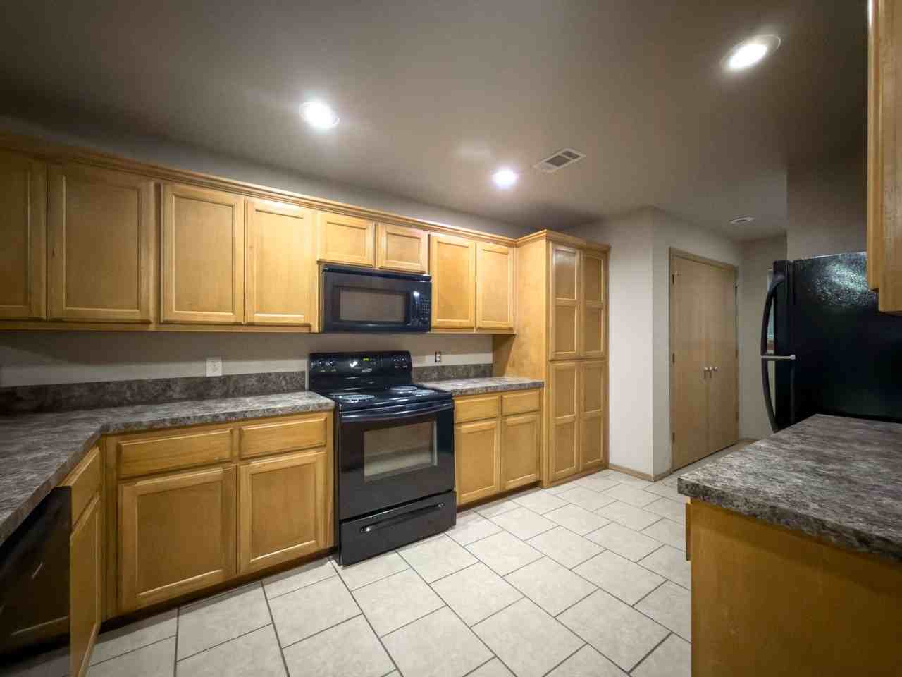 908 N 46th St - Photo 6 of 15
