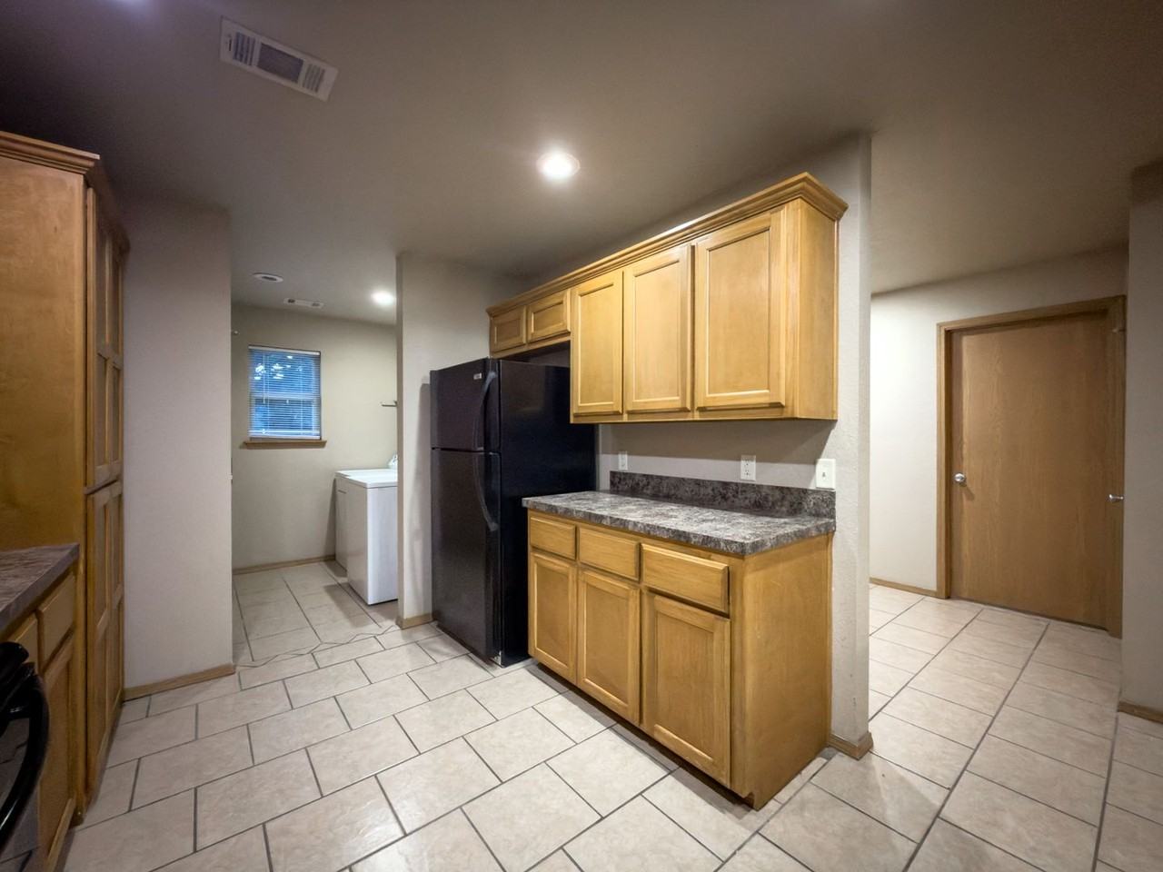 908 N 46th St - Photo 7 of 15