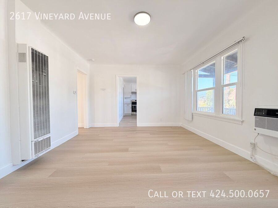 2617 Vineyard Ave - Photo 3 of 20