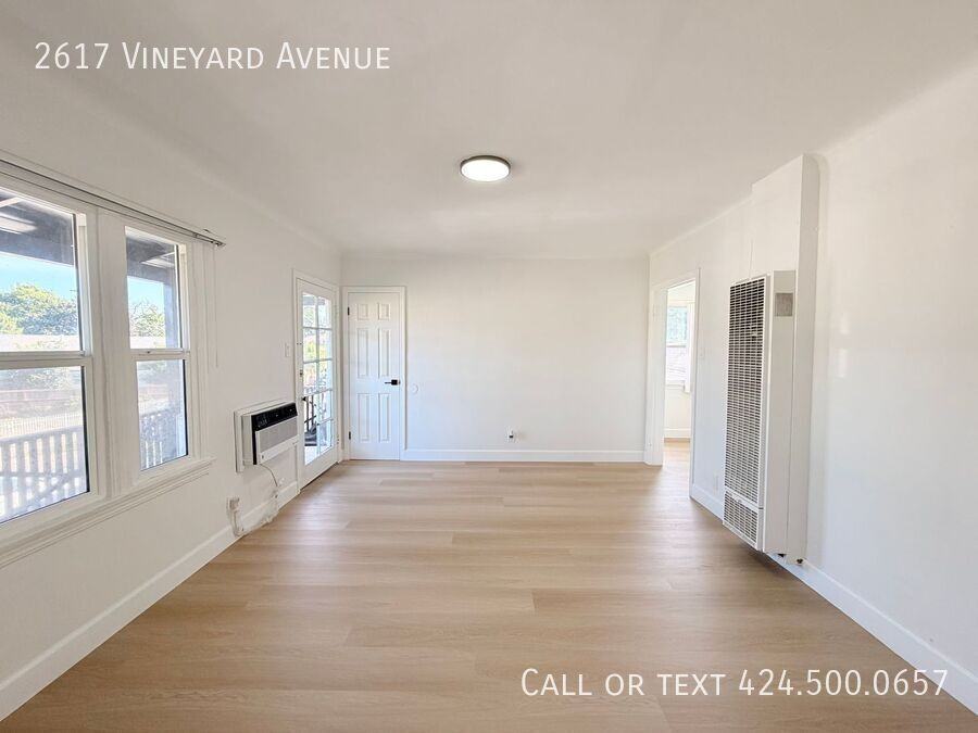 2617 Vineyard Ave - Photo 4 of 20