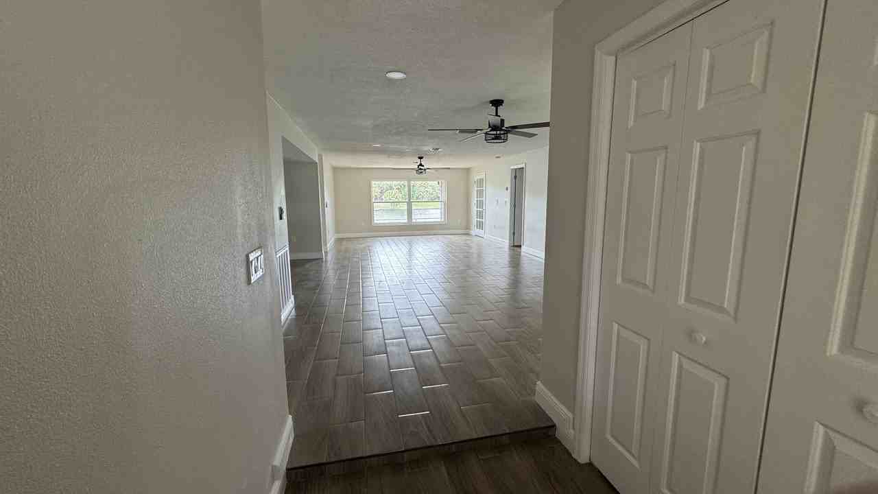 7409 Lake Forest Cir - Photo 2 of 20