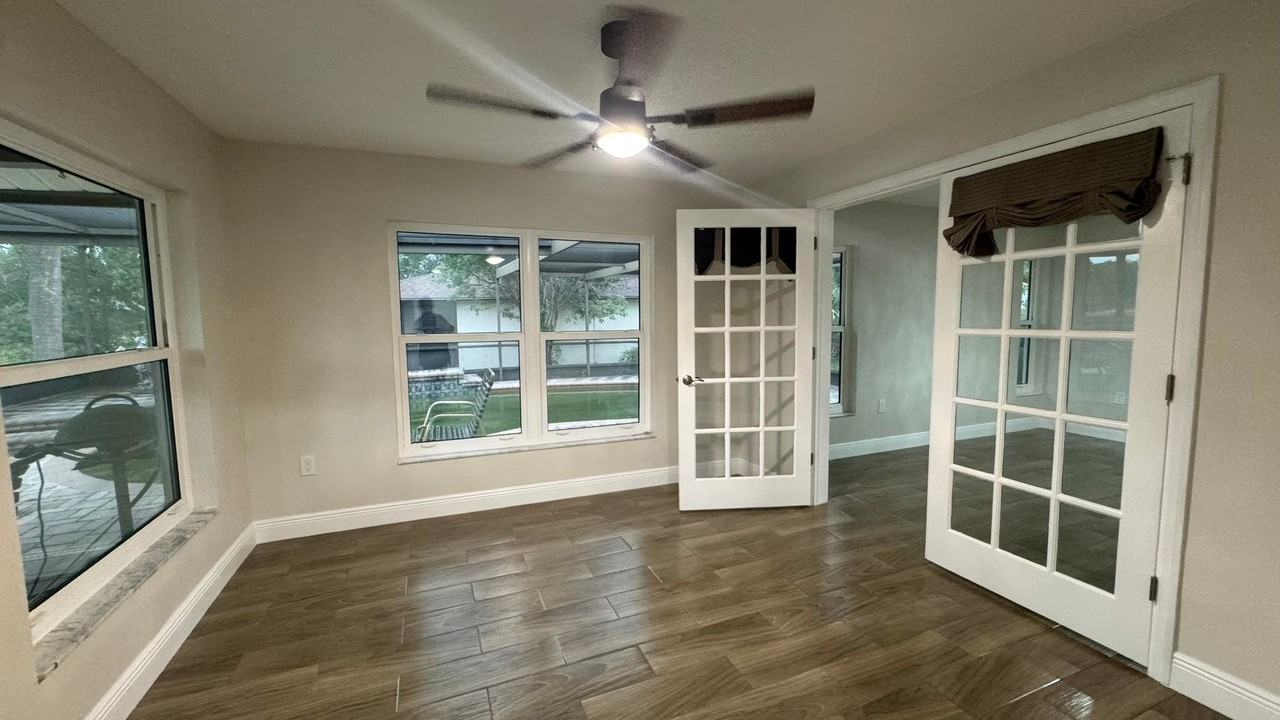 7409 Lake Forest Cir - Photo 5 of 20