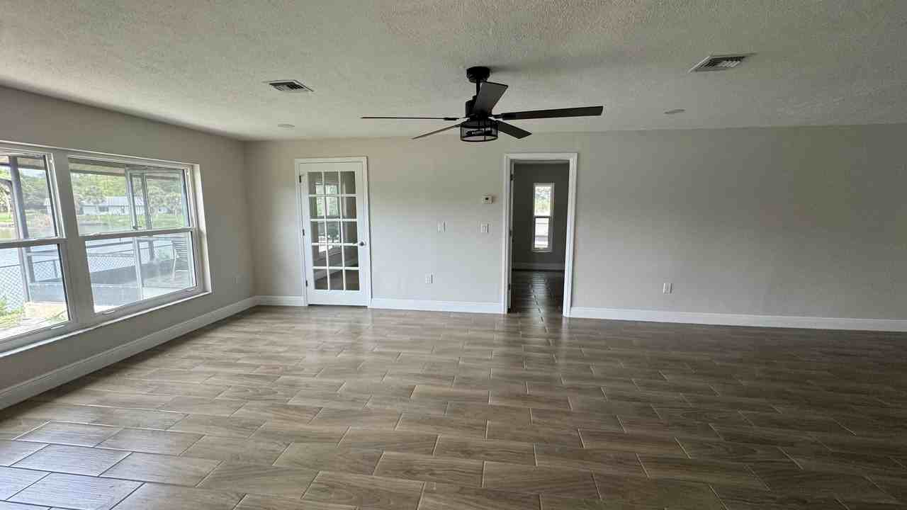 7409 Lake Forest Cir - Photo 6 of 20