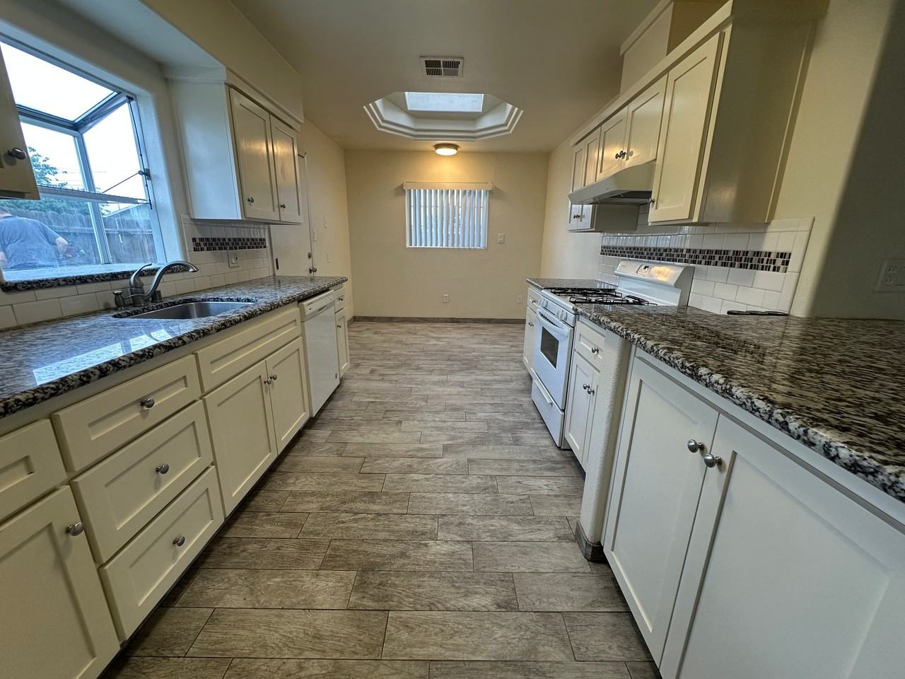 135 E Stuart Ave - Photo 7 of 17