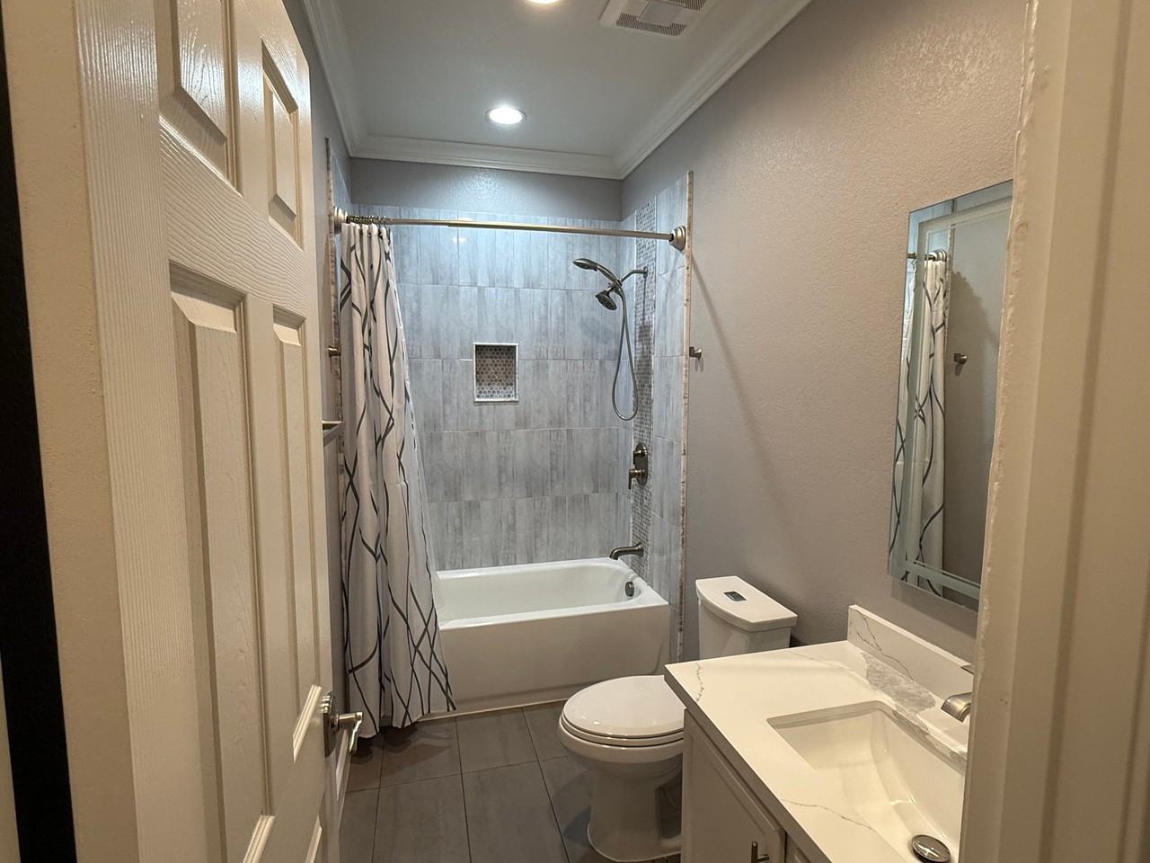 2140 E Remington Pl - Photo 7 of 20
