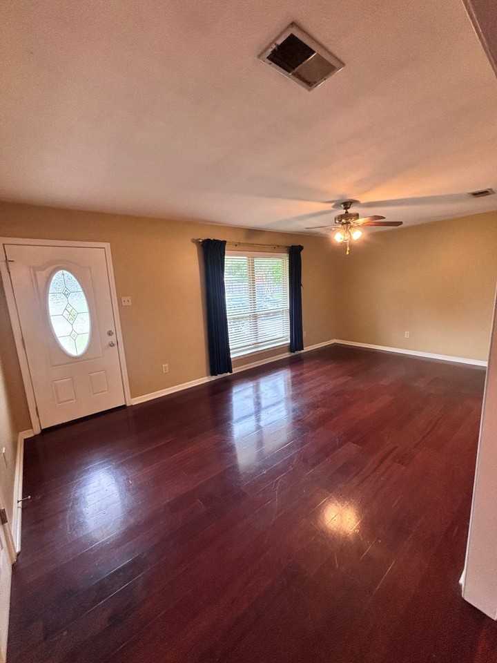 9618 Wesson St - Photo 2 of 14
