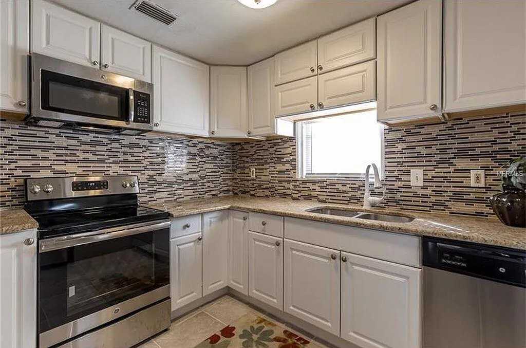 4541 6th Ave S - Photo 7 of 9