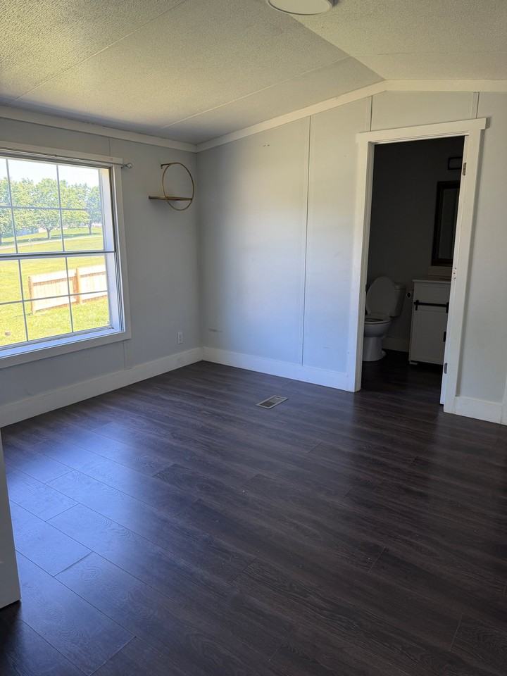1486 Nadenbousch Ln - Photo 7 of 9