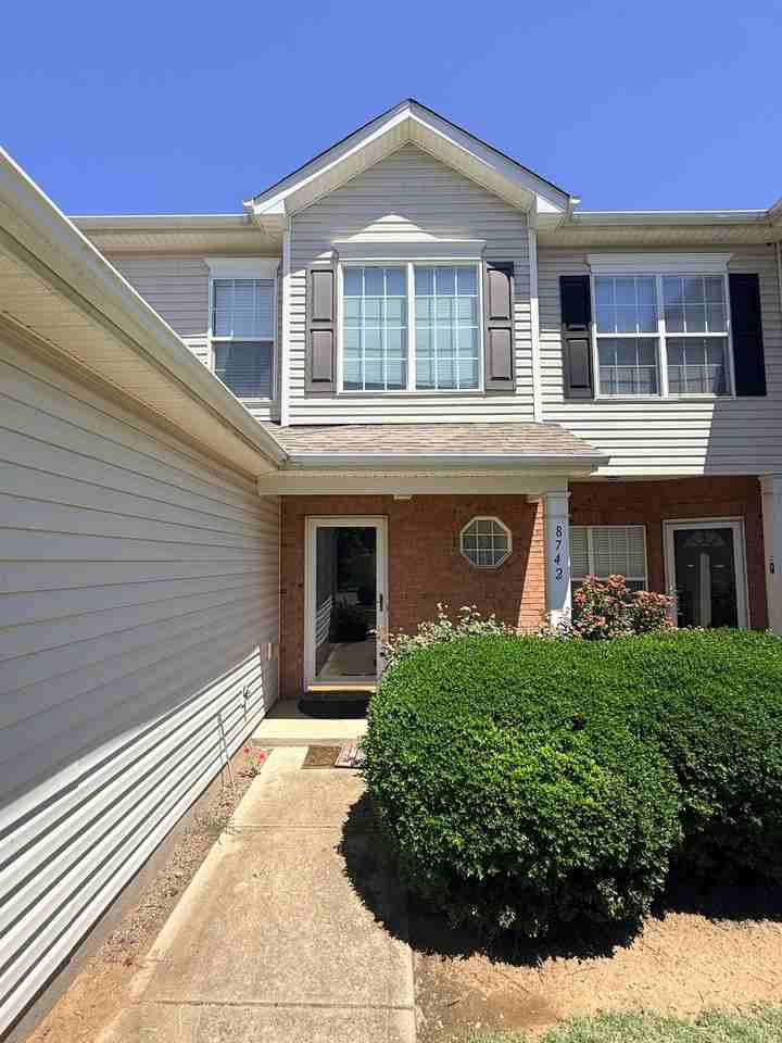 8742 Appledale Dr - Photo 2 of 20