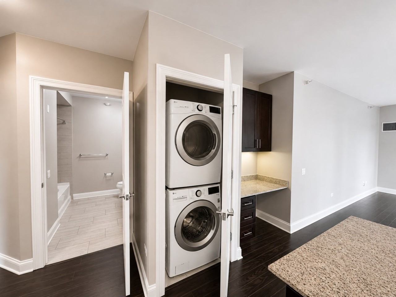 61 W Hubbard St #3407 - Photo 7 of 19