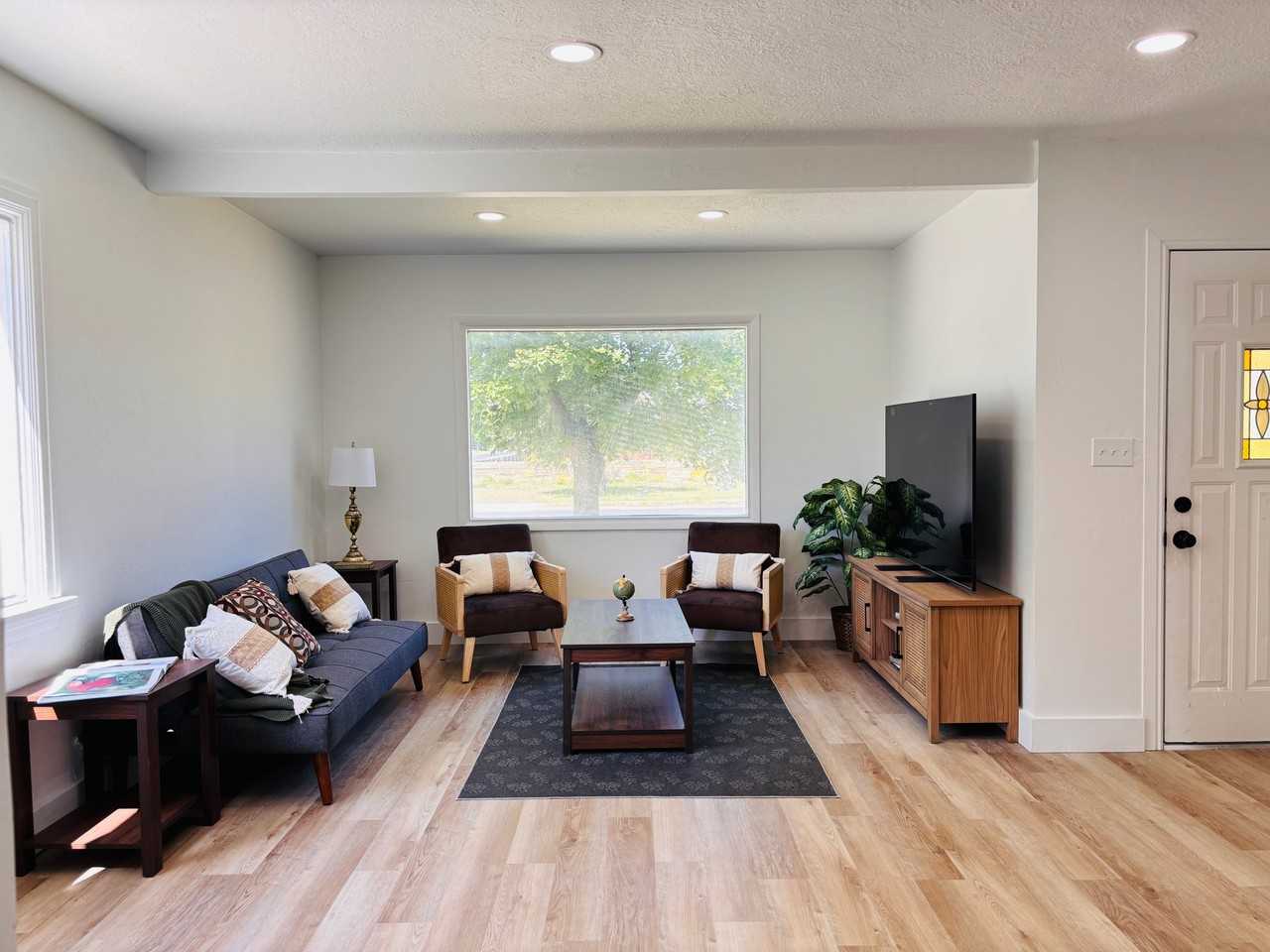 694 Se - Photo 4 of 20