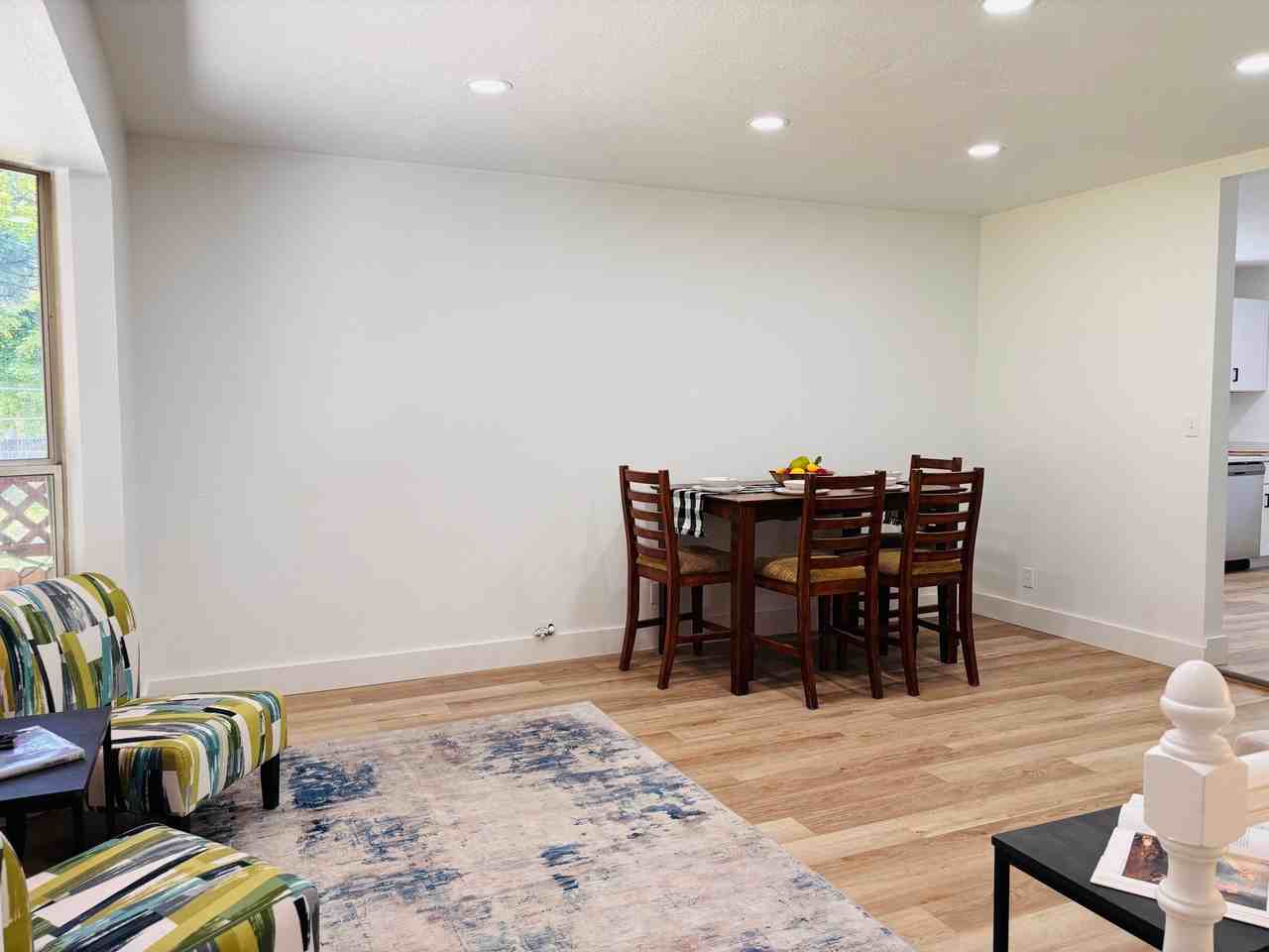 694 Se - Photo 7 of 20