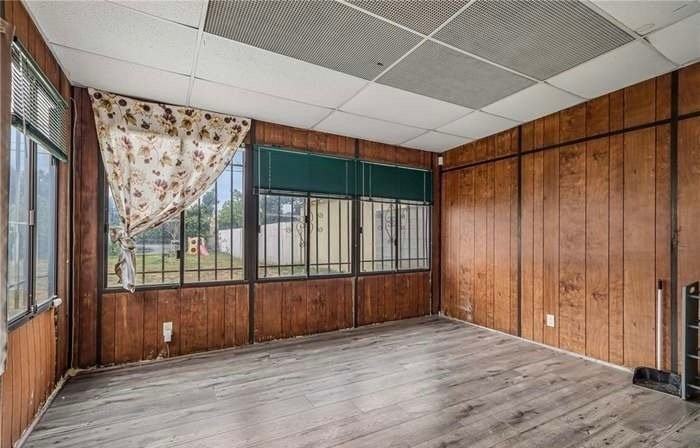 311 N Locust Ave - Photo 6 of 18
