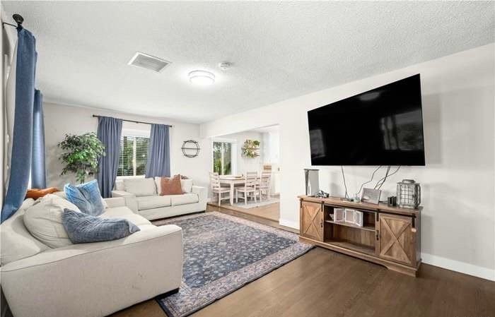 10358 Trabuco St - Photo 4 of 20