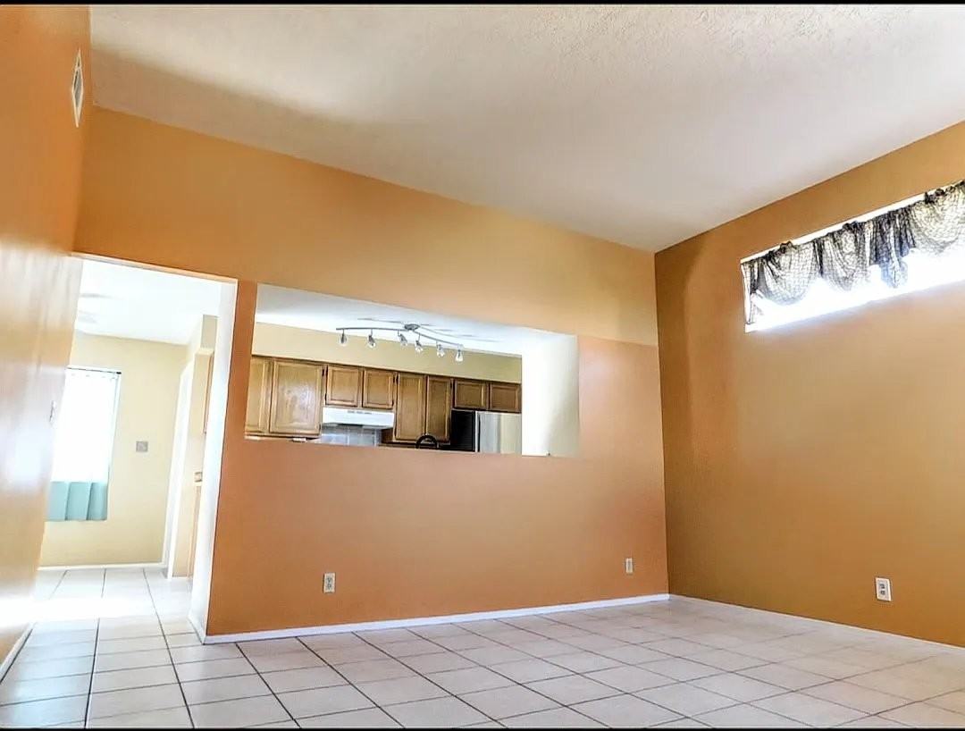 1655 Greenview Way Ne - Photo 2 of 10