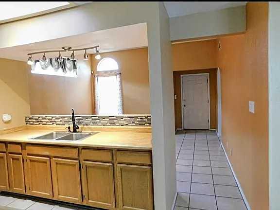 1655 Greenview Way Ne - Photo 4 of 10