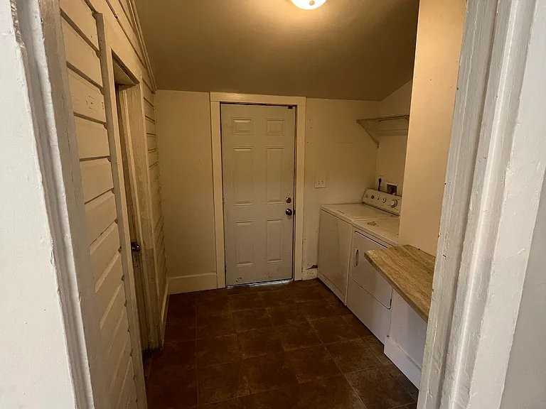 2008 N 8th Ave - Photo 5 of 10